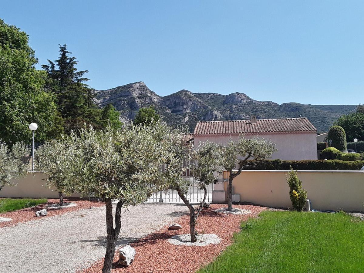 Вілла Le Jardin Des Tourterelles Robion en Luberon Екстер'єр фото